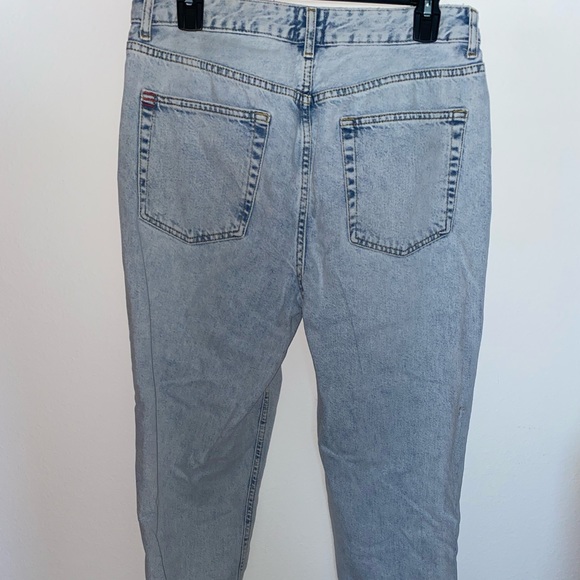Urban Outfitters high waisted mom jeans - Picture 2 of 3